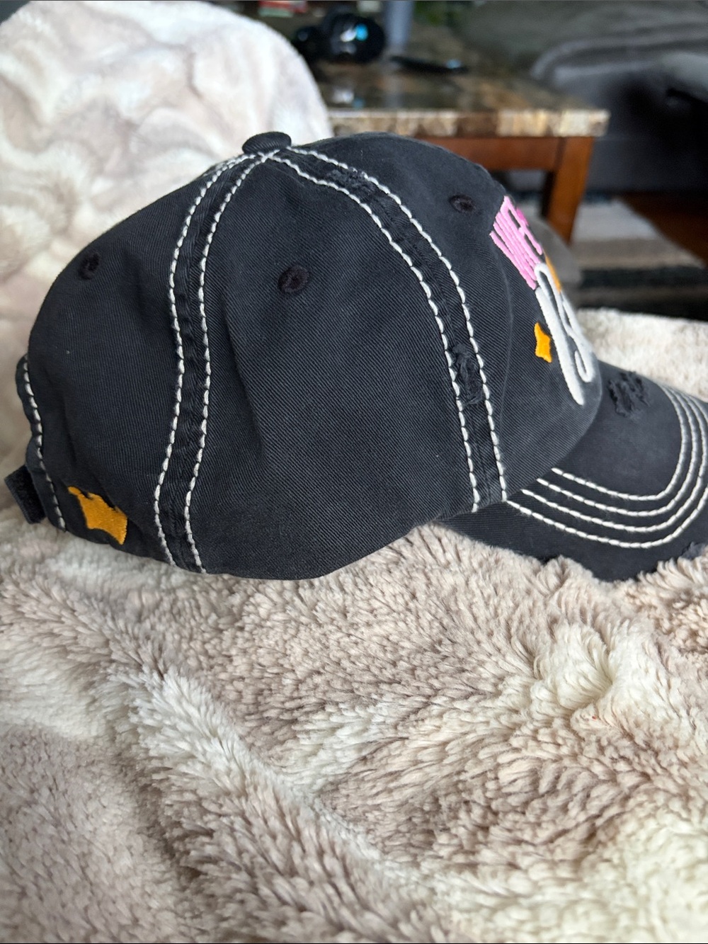 Distressed hat - Picture 3 of 3